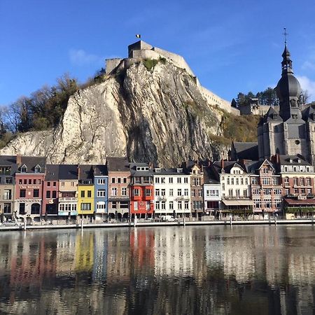 Les Voisins De Mr Sax Otel Dinant Dış mekan fotoğraf