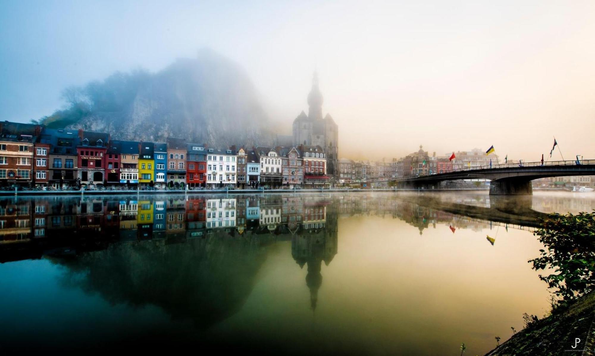 Les Voisins De Mr Sax Otel Dinant Dış mekan fotoğraf