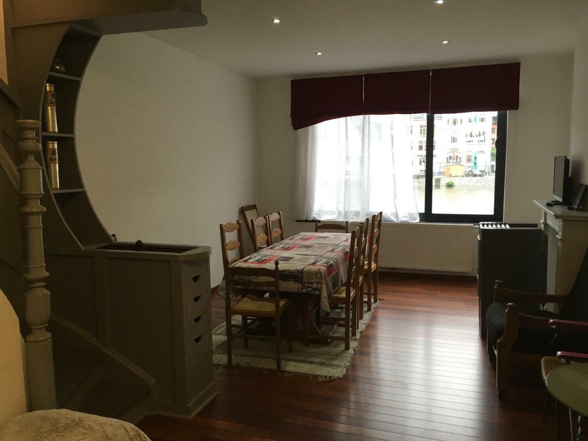 Les Voisins De Mr Sax Otel Dinant Dış mekan fotoğraf