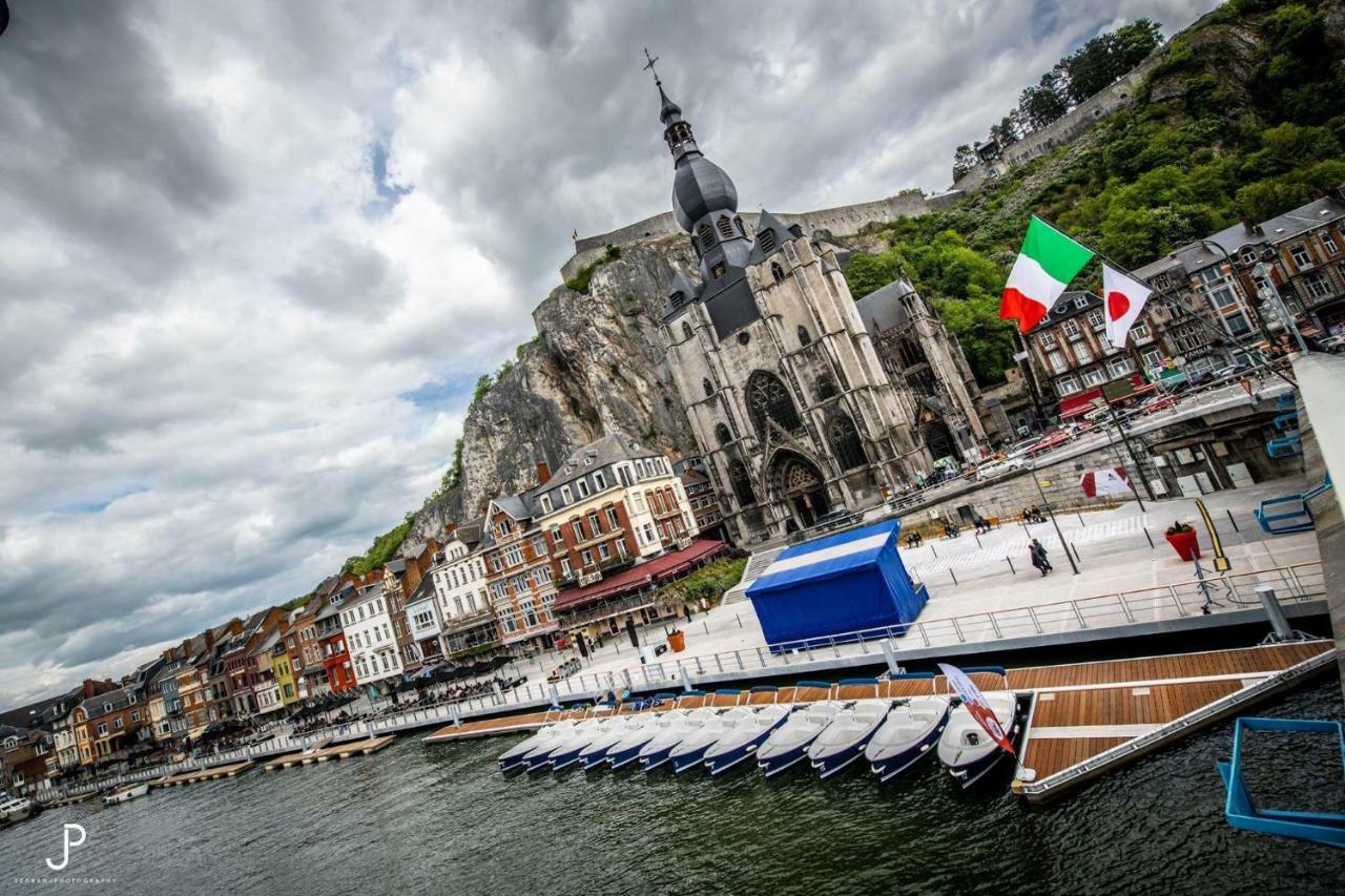 Les Voisins De Mr Sax Otel Dinant Dış mekan fotoğraf