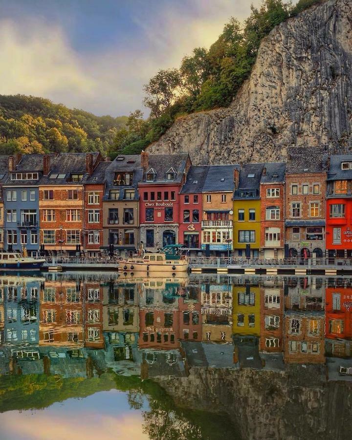 Les Voisins De Mr Sax Otel Dinant Dış mekan fotoğraf